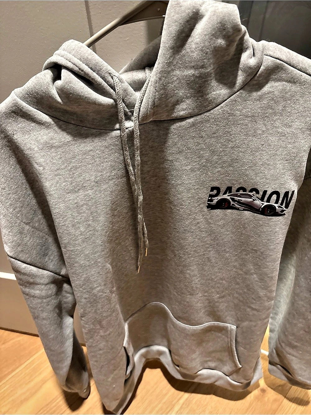 Graphic Car Hoodie in Gray Size Large Like New